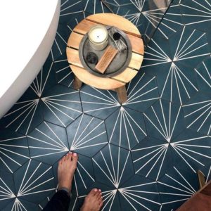 Hexagonal Euboea Blue & white  23CM x20CM